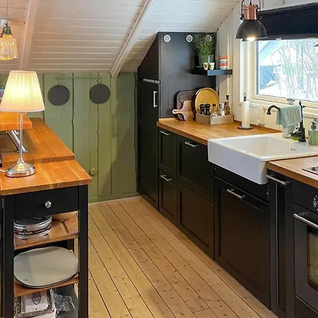 2 Bedroom In Holiday home Humble